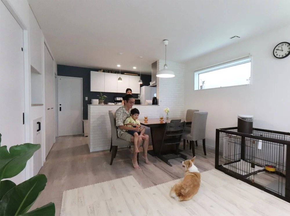 白を基調としたシンプルな内装も、家具を合わせやすくお気に入り