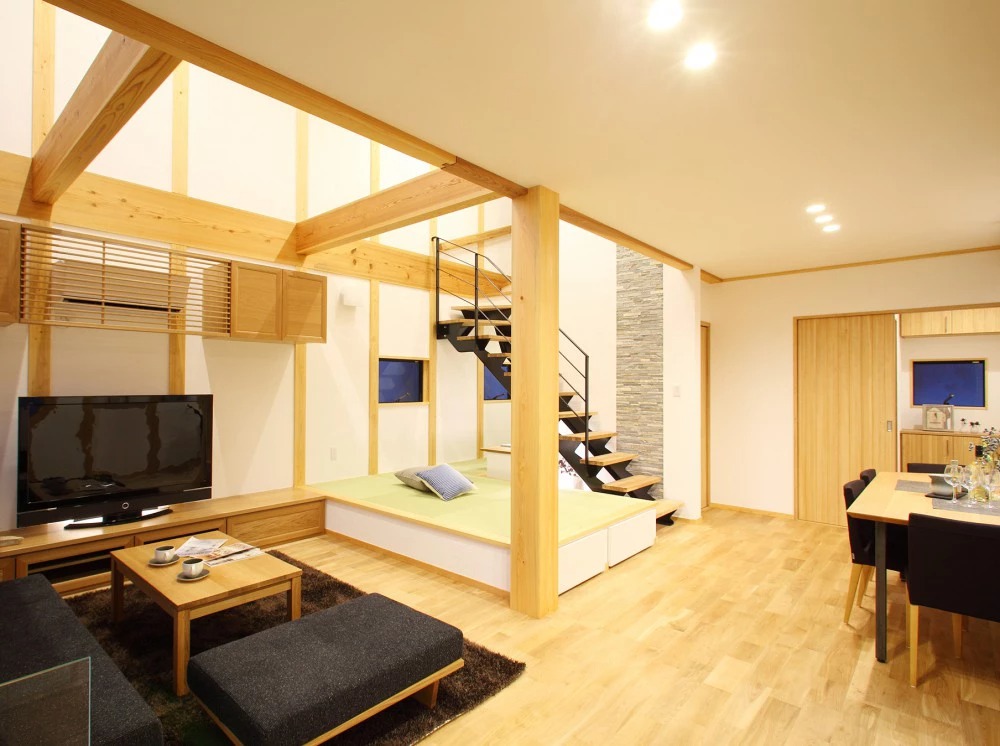 リビングの階段が部屋のアクセントになっています。